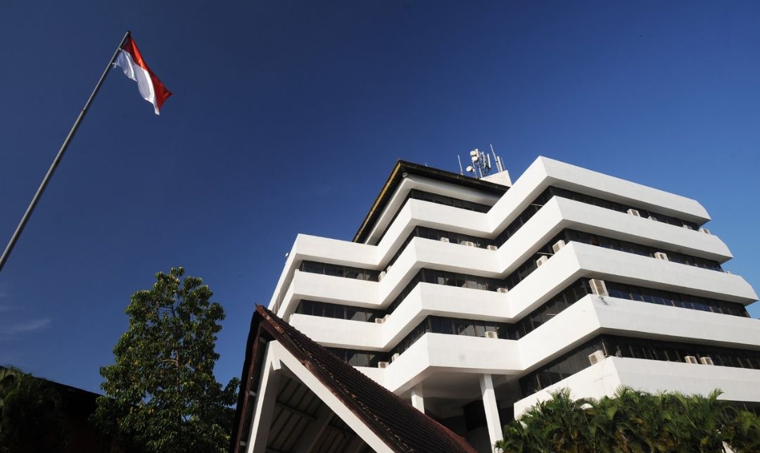 10 Universitas Negeri Terbaik di Indonesia Versi THE Interdisciplinary ...